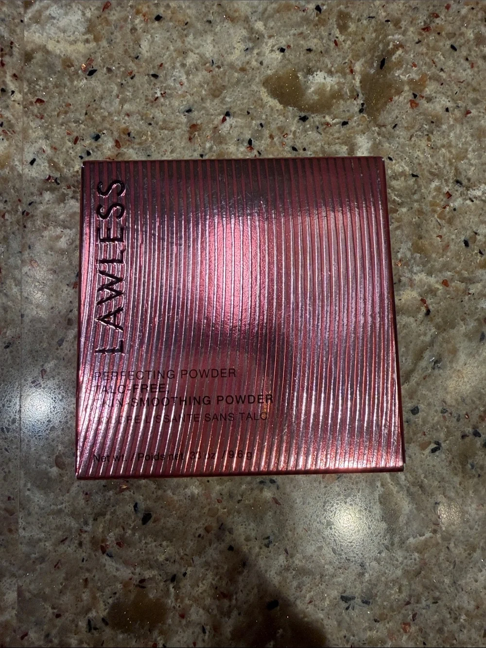 NEW LAWLESS Skin-Smoothing Talc-Free Perfecting Powder
